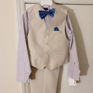 Boys Light Colored Suite size 7
